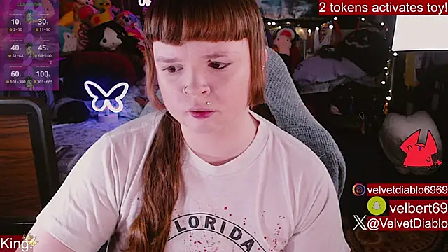 Snapshot of VelvetDiablo chatting on May 21, 12:28 am VelvetDiablo online show from May 21, 12:28 am