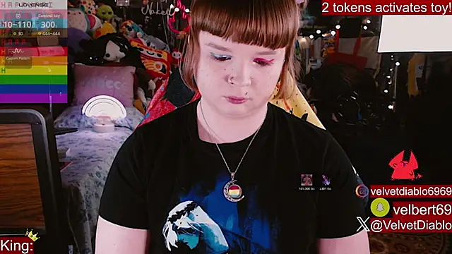 Snapshot of VelvetDiablo chatting on June 4, 12:05 am VelvetDiablo online show from June 4, 12:05 am