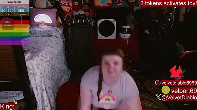 Snapshot of VelvetDiablo chatting on June 10, 11:35 pm VelvetDiablo online show from June 10, 11:35 pm