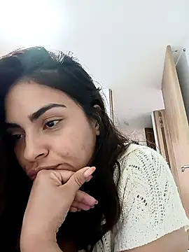 Snapshot of Ivanna2 chatting on May 3, 1:00 am Ivanna2 online show from May 3, 1:00 am