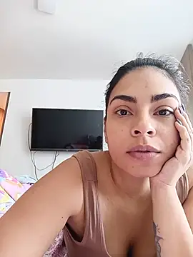 Snapshot of Ivanna2 chatting on May 7, 1:38 pm Ivanna2 online show from May 7, 1:38 pm