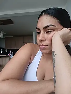 Snapshot of Ivanna2 chatting on May 11, 2:45 pm Ivanna2 online show from May 11, 2:45 pm