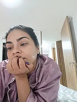 Snapshot of Ivanna2 chatting on May 15, 11:01 pm Ivanna2 online show from May 15, 11:01 pm