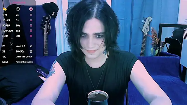 Snapshot of sademobeer chatting on June 3, 11:32 pm sademobeer online show from June 3, 11:32 pm