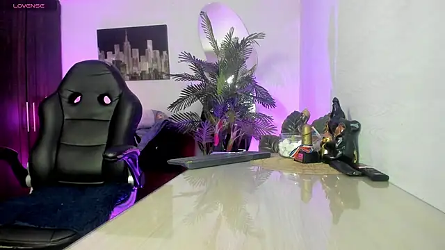 Snapshot of Amaia_Bushida chatting on November 8, 2:12 am Amaia Bushida online show from November 8, 2:12 am