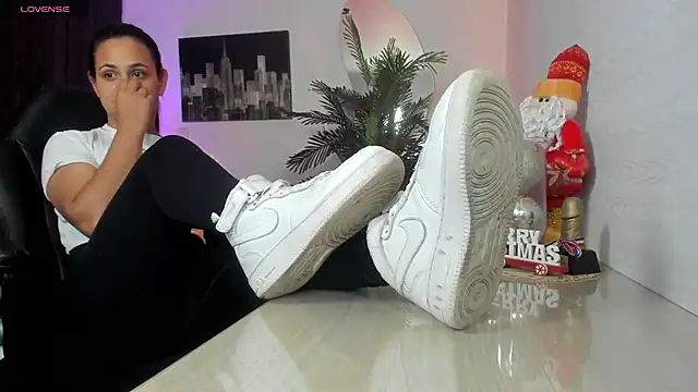 Snapshot of Amaia_Bushida chatting on November 25, 2:11 am Amaia Bushida online show from November 25, 2:11 am