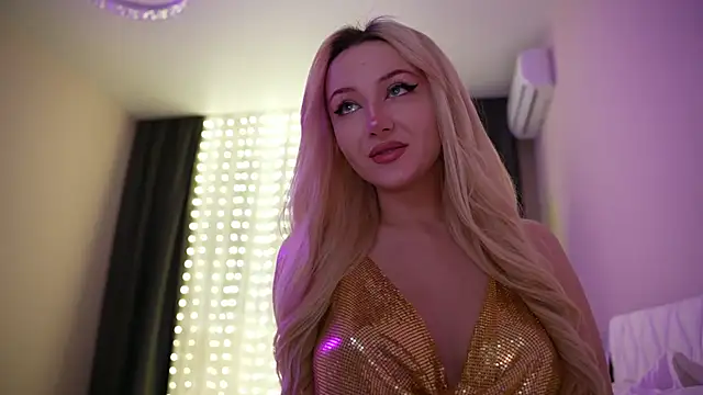 CatchMe1 online show from January 7, 6:32 pm