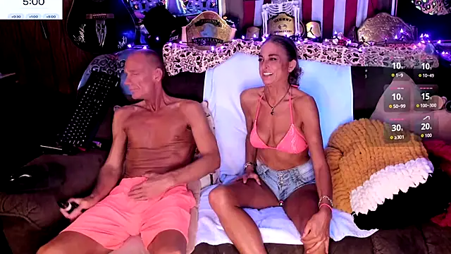 Snapshot of ShannNikkii420 chatting on December 3, 1:24 am ShannNikkii420 online show from December 3, 1:24 am