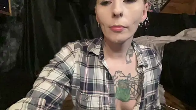 Snapshot of TeenyDoll chatting on January 13, 4:07 am TeenyDoll online show from January 13, 4:07 am