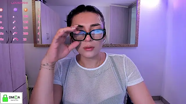 Snapshot of EricaVanderhill chatting on May 28, 9:56 pm EricaVanderhill online show from May 28, 9:56 pm