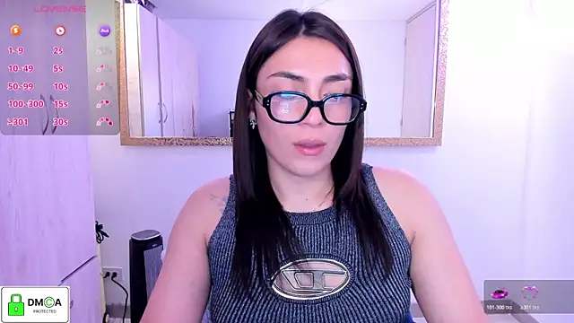 Snapshot of EricaVanderhill chatting on June 13, 12:19 am EricaVanderhill online show from June 13, 12:19 am