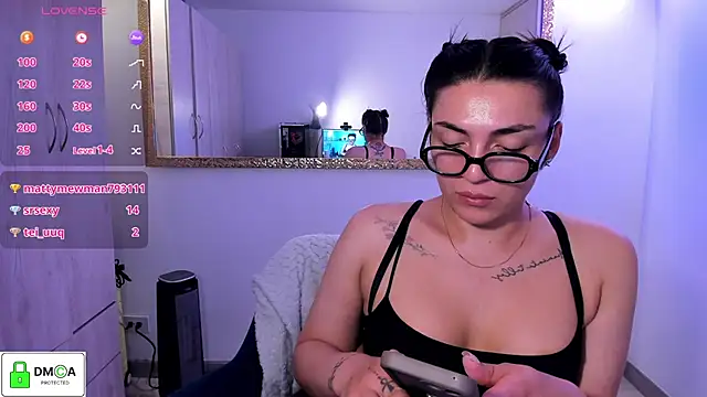 Snapshot of EricaVanderhill chatting on June 14, 2:24 am EricaVanderhill online show from June 14, 2:24 am