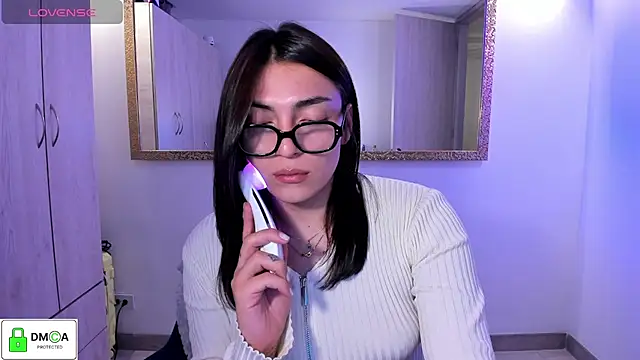 EricaVanderhill online show from July 23, 8:01 am