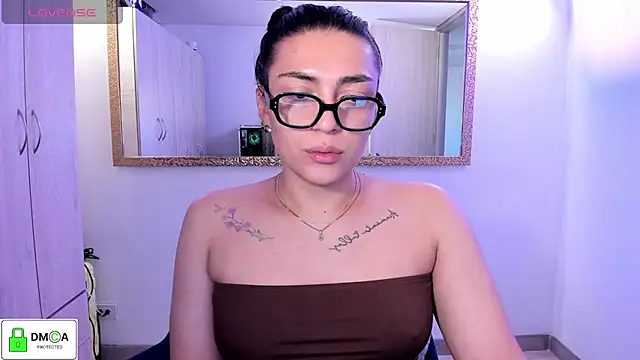 EricaVanderhill online show from July 27, 10:50 pm