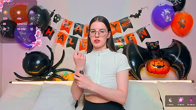 Snapshot of AriellaTesk chatting on October 30, 3:30 am AriellaTesk online show from October 30, 3:30 am