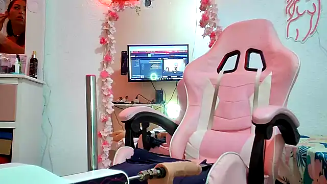 Dulce Maria05 online show from December 23, 10:33 pm