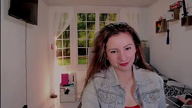 Snapshot of vanessabrown_ chatting on May 17, 2:46 pm vanessabrown online show from May 17, 2:46 pm