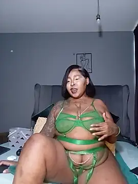 PearlSexxy69 online show from July 9, 5:11 am