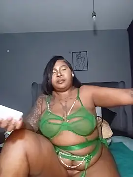 PearlSexxy69 online show from July 9, 5:17 pm