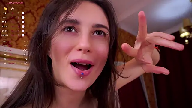 Snapshot of Holla_Molly chatting on February 12, 5:05 am Holla Molly online show from February 12, 5:05 am