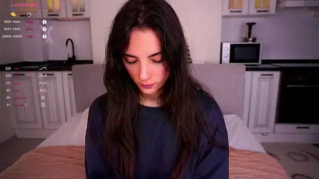 Snapshot of Holla_Molly chatting on February 22, 5:44 am Holla Molly online show from February 22, 5:44 am