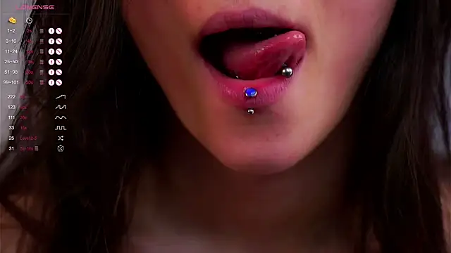 Snapshot of Holla_Molly chatting on March 1, 12:12 pm Holla Molly online show from March 1, 12:12 pm