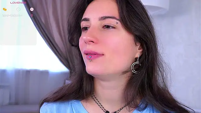 Snapshot of Holla_Molly chatting on October 12, 6:01 am Holla Molly online show from October 12, 6:01 am