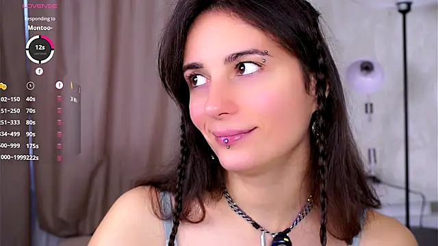 Snapshot of Holla_Molly chatting on October 14, 5:52 am Holla Molly online show from October 14, 5:52 am