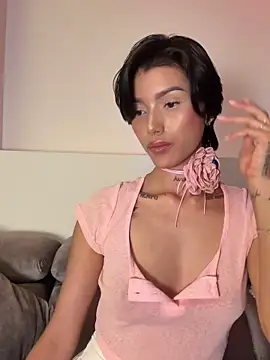 evamoretti online show from May 3, 11:33 pm