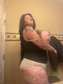 Snapshot of 1-800-FUCKYOU chatting on December 1, 11:36 pm 1-800-FUCKYOU online show from December 1, 11:36 pm