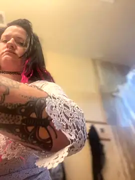 Snapshot of 1-800-FUCKYOU chatting on December 2, 10:45 pm 1-800-FUCKYOU online show from December 2, 10:45 pm