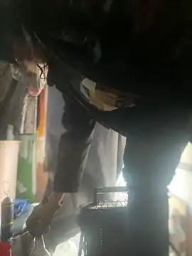 Snapshot of 1-800-FUCKYOU chatting on December 10, 11:40 pm 1-800-FUCKYOU online show from December 10, 11:40 pm