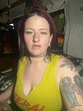 Snapshot of 1-800-FUCKYOU chatting on December 31, 12:32 am 1-800-FUCKYOU online show from December 31, 12:32 am