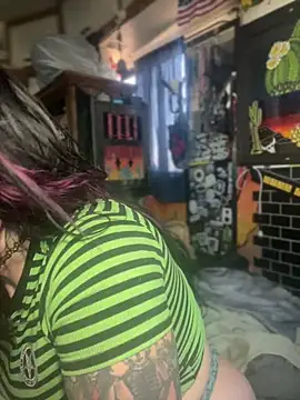 Snapshot of 1-800-FUCKYOU chatting on December 31, 6:46 pm 1-800-FUCKYOU online show from December 31, 6:46 pm