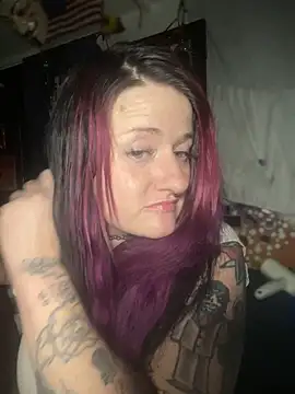 Snapshot of 1-800-FUCKYOU chatting on January 5, 8:54 am 1-800-FUCKYOU online show from January 5, 8:54 am