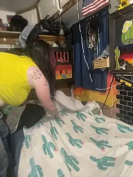 Snapshot of 1-800-FUCKYOU chatting on January 19, 2:15 am 1-800-FUCKYOU online show from January 19, 2:15 am