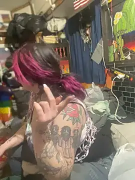 Snapshot of 1-800-FUCKYOU chatting on February 9, 6:33 am 1-800-FUCKYOU online show from February 9, 6:33 am