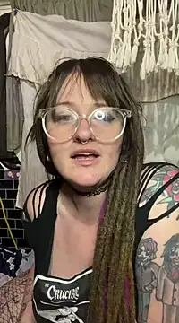 Snapshot of 1-800-FUCKYOU chatting on March 5, 8:32 pm 1-800-FUCKYOU online show from March 5, 8:32 pm