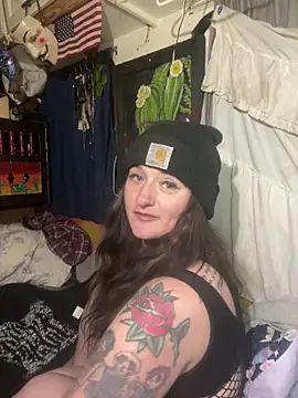 Snapshot of 1-800-FUCKYOU chatting on March 15, 4:46 am 1-800-FUCKYOU online show from March 15, 4:46 am