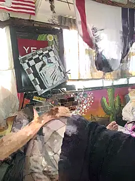 Snapshot of 1-800-FUCKYOU chatting on September 28, 10:48 pm 1-800-FUCKYOU online show from September 28, 10:48 pm