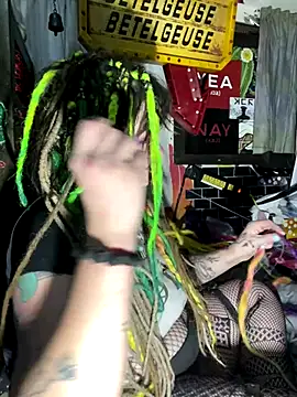 Snapshot of 1-800-FUCKYOU chatting on October 22, 8:47 am 1-800-FUCKYOU online show from October 22, 8:47 am