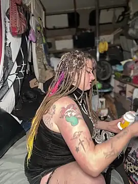 Snapshot of 1-800-FUCKYOU chatting on November 15, 7:05 am 1-800-FUCKYOU online show from November 15, 7:05 am