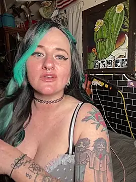 Snapshot of 1-800-FUCKYOU chatting on February 12, 2:39 am 1-800-FUCKYOU online show from February 12, 2:39 am