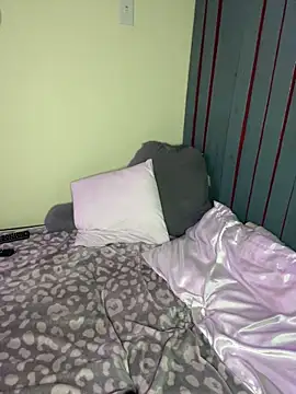 Snapshot of CamilaLovexoxo chatting on February 23, 5:29 pm CamilaLovexoxo online show from February 23, 5:29 pm