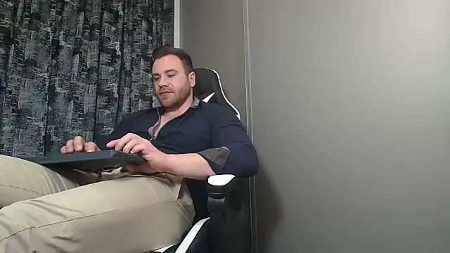 Thori92 online show from February 11, 8:10 pm