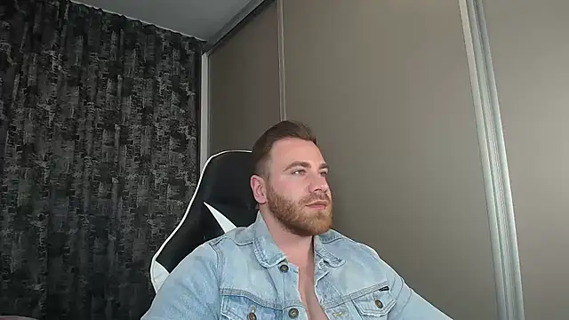 Thori92 online show from March 5, 8:42 pm