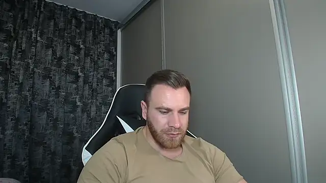 Thori92 online show from March 7, 8:33 pm