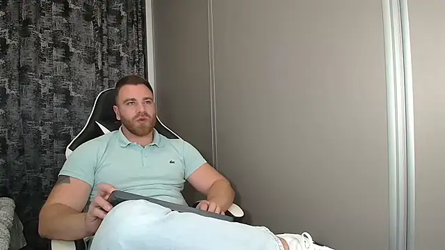 Thori92 online show from November 21, 7:45 pm