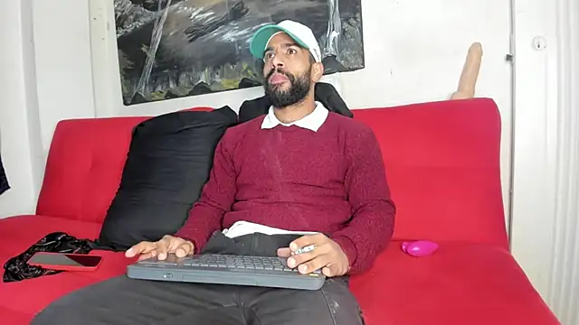 sweatyhairypig23 online show from September 27, 1:21 am