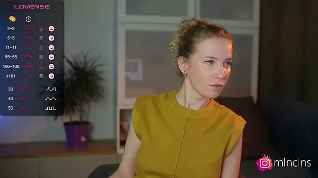 melanielwithu online show from November 15, 5:42 pm